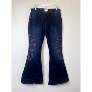 Stylish Shyanne Women's Dark Wash Bell Bottom Jeans Size 34